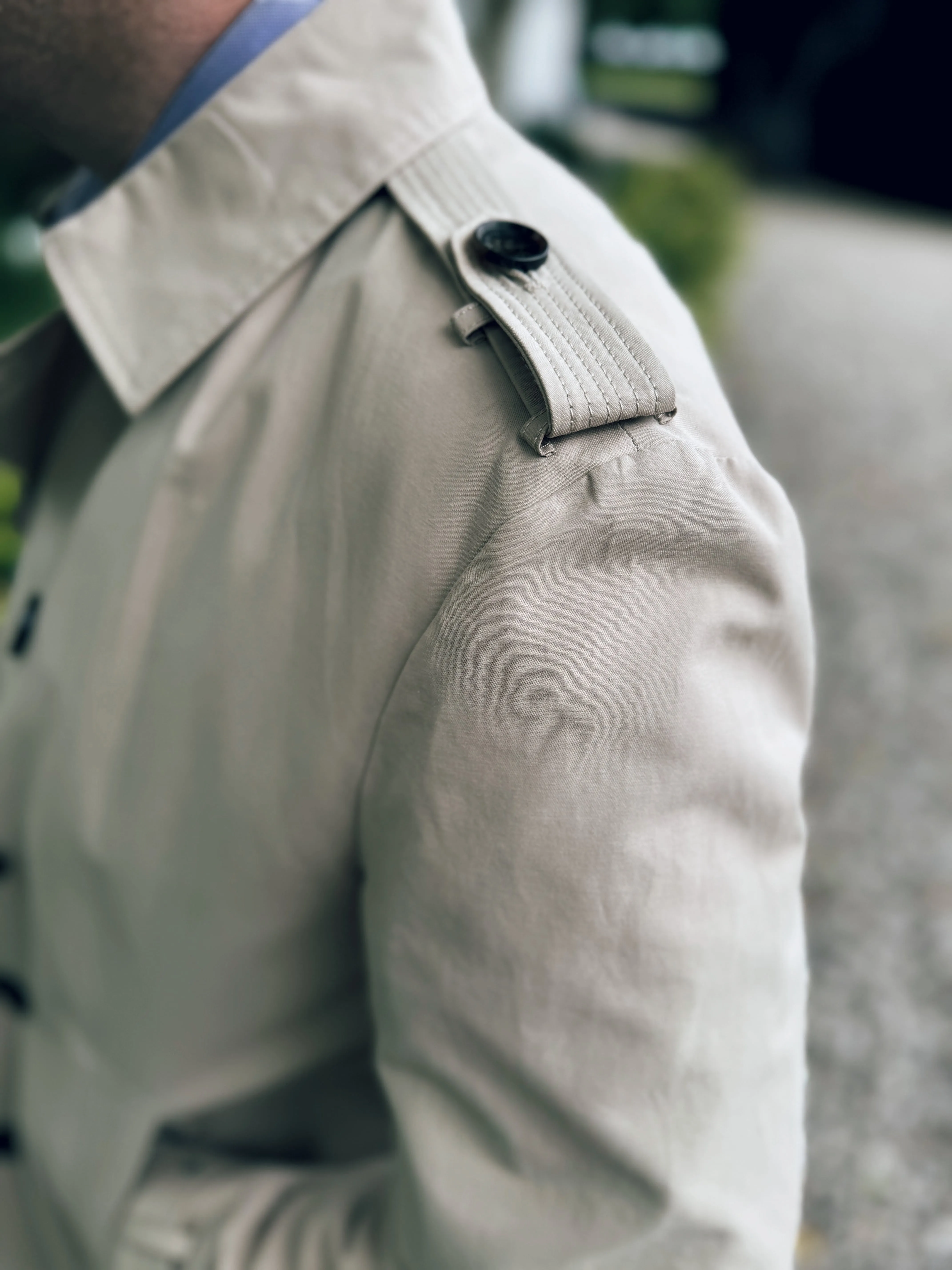 Chelsea mens trench coat, beige