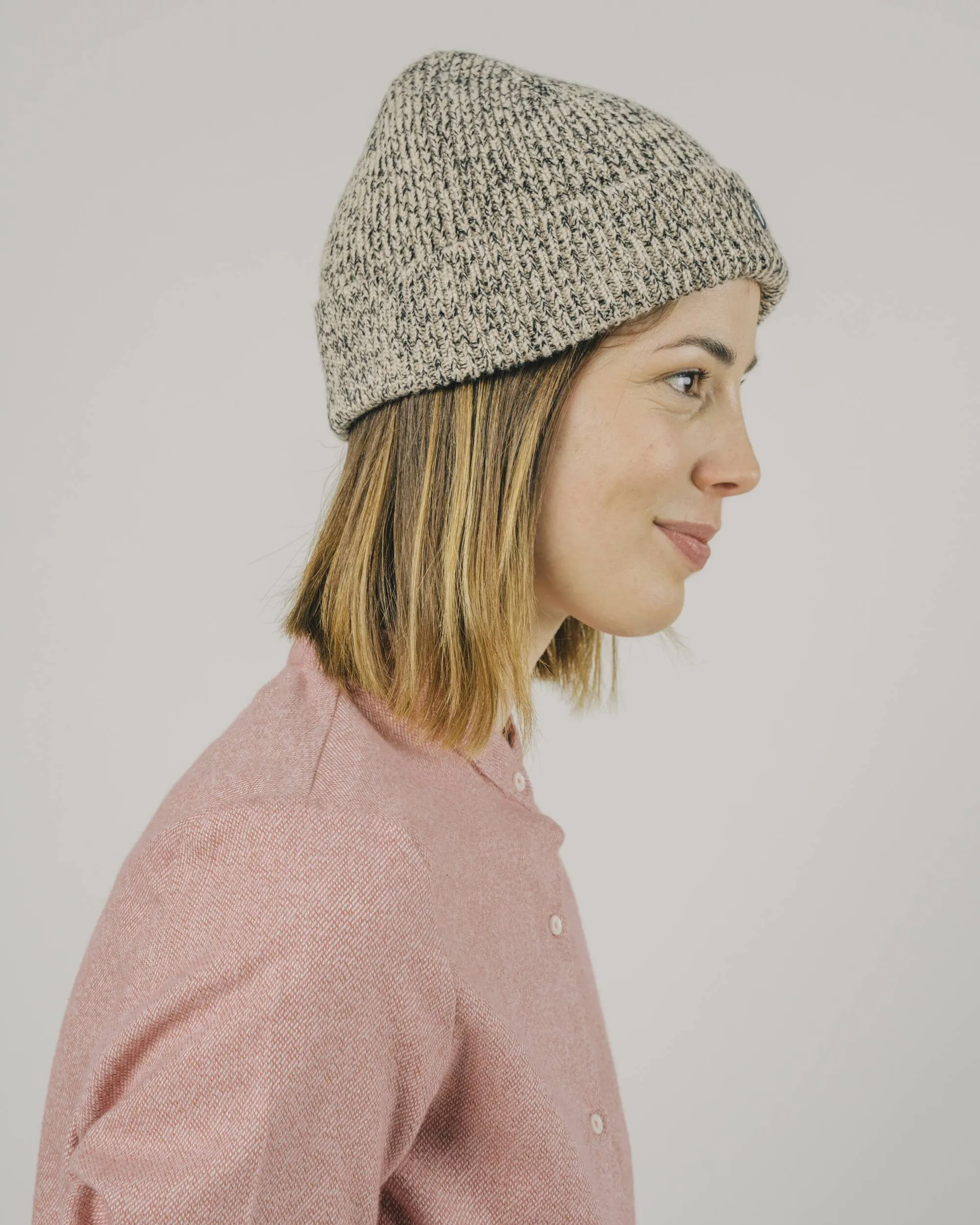 RETRO BEANIE - BEIGE