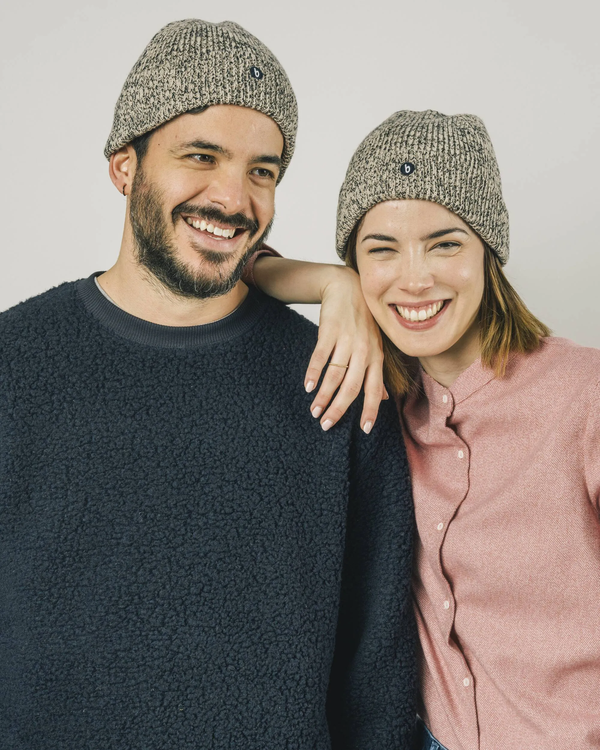 RETRO BEANIE - BEIGE