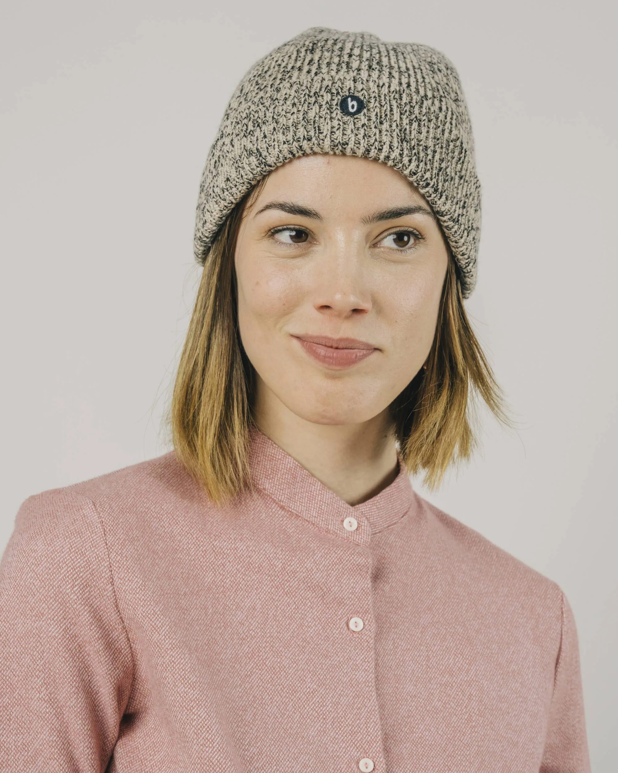 RETRO BEANIE - BEIGE